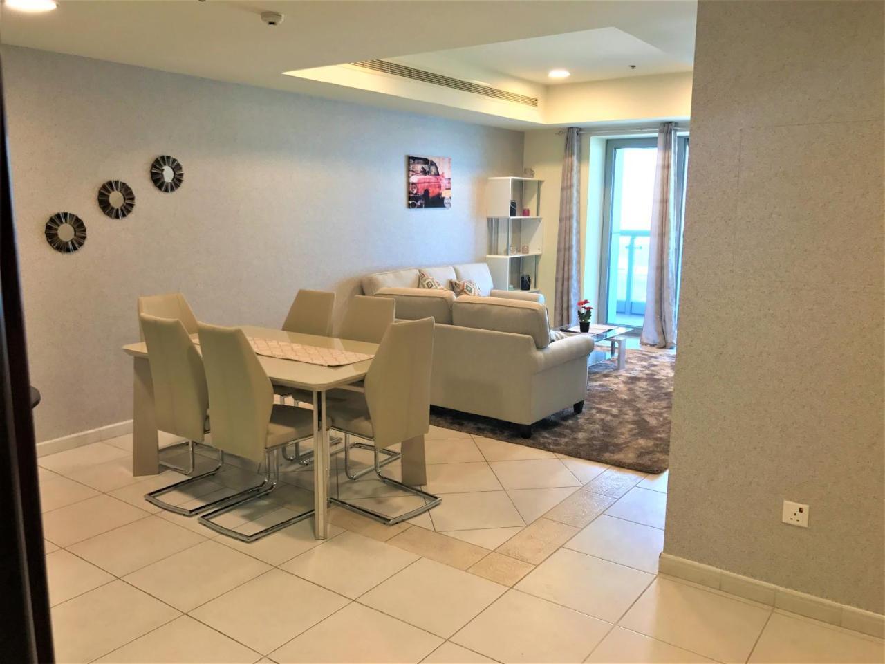 Yanjoon Holiday Homes - Princess Tower Apartments ดูไบ ภายนอก รูปภาพ