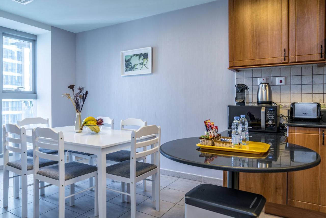 Yanjoon Holiday Homes - Princess Tower Apartments ดูไบ ภายนอก รูปภาพ
